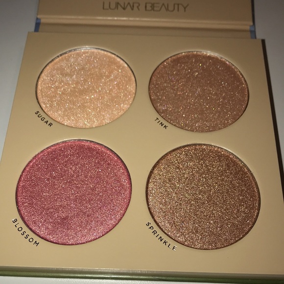 Lunar Beauty Moonshroom Highlighter Palette, NEW - Picture 7 of 10